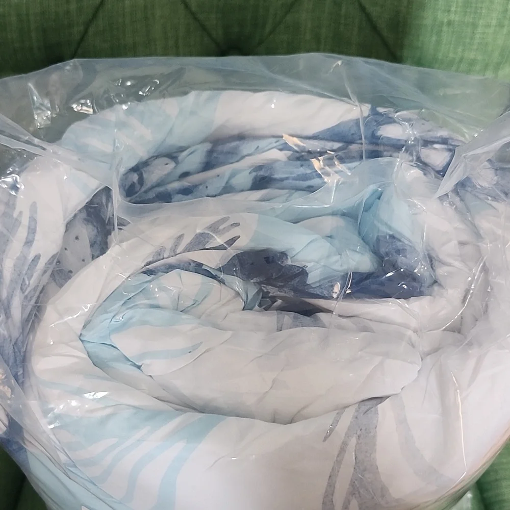 Coastal Shell Print Comforter - Blue & White